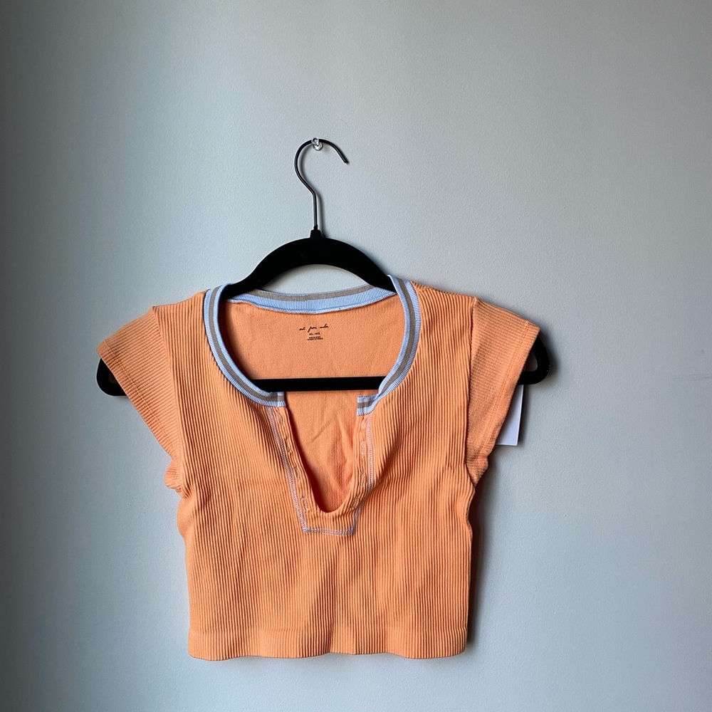 Sporty crop top